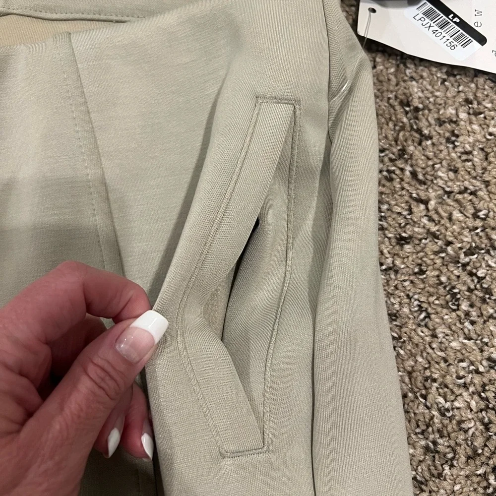 NWT Wide Leg Pleated Light Green Pants - Picture 6 of 10
